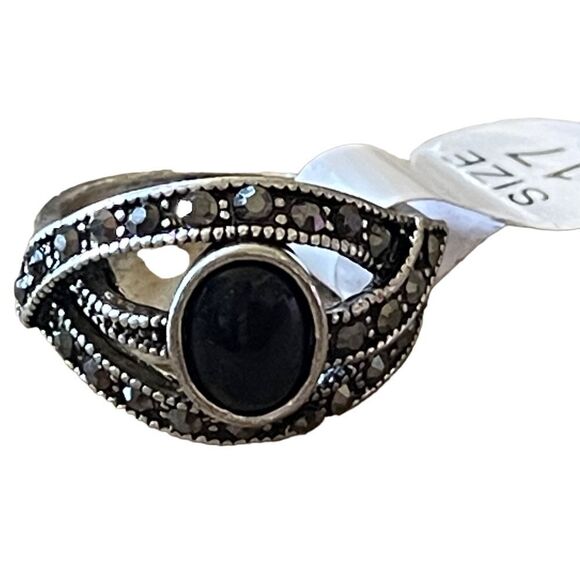NWT silver tone black stone marcassite like stones ring size 6 - Picture 3 of 6